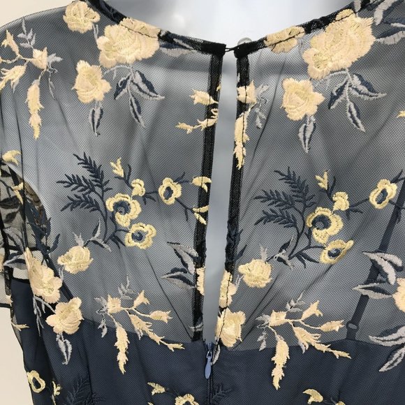Gal Meets Glam Bridget Embroidered Dress Size 8 Navy Blue Floral Romantic Event - Picture 6 of 13